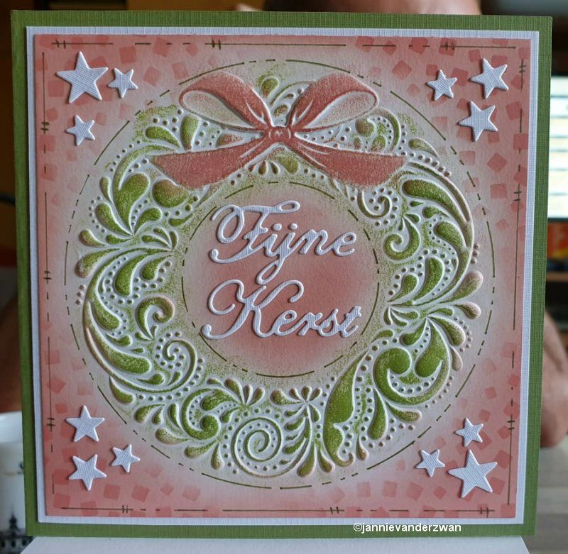 Nelle Choice 3D Embossing Folder - Wreath
